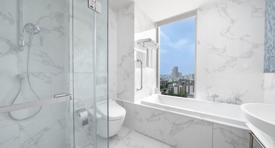 For rent 2 bedrooms serviced apartment in Khlong Toei, Bangkok
