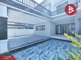 For sale 4 ベッドルーム house in Sam Phran, Nakhon Pathom