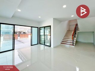 For sale 4 ベッドルーム house in Sam Phran, Nakhon Pathom