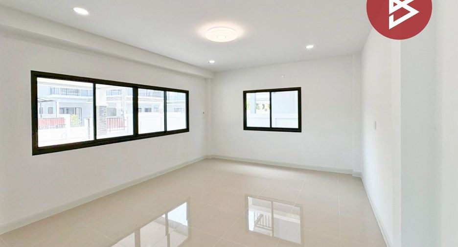For sale 4 bedrooms house in Sam Phran, Nakhon Pathom