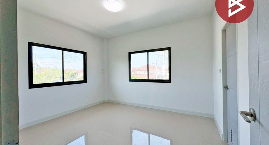 For sale 4 bedrooms house in Sam Phran, Nakhon Pathom