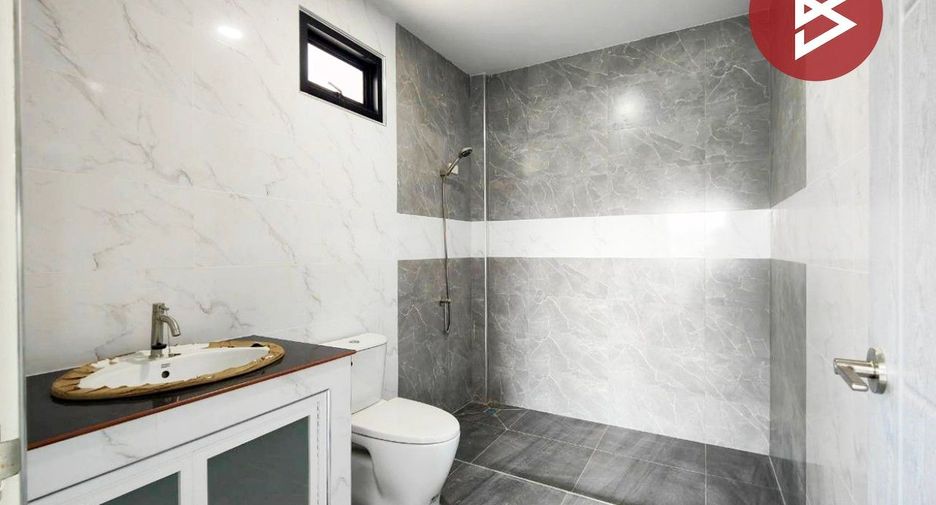 For sale 4 bedrooms house in Sam Phran, Nakhon Pathom