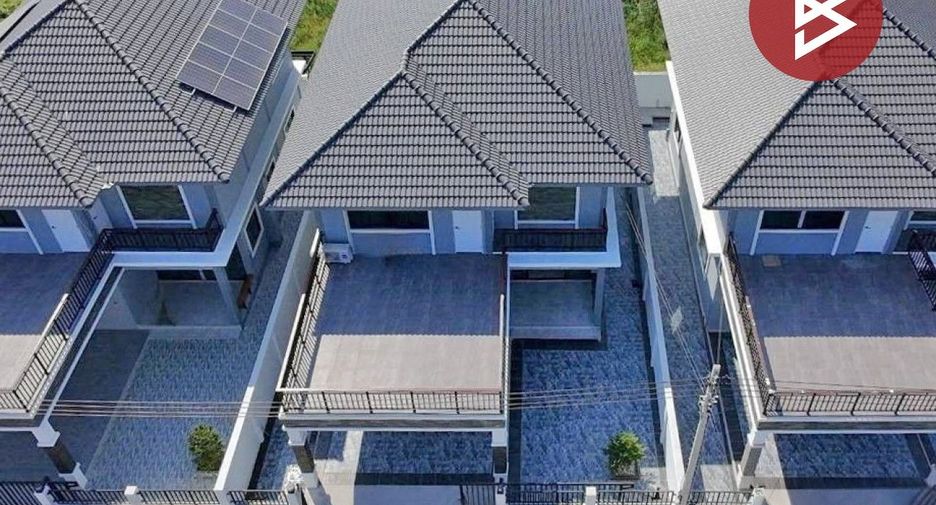 For sale 4 bedrooms house in Sam Phran, Nakhon Pathom