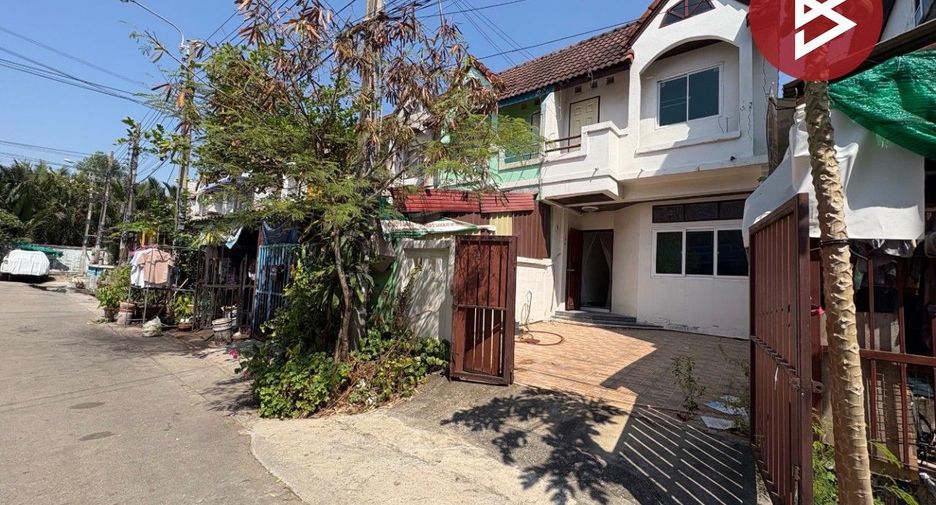 À vendre 2 chambres maison de ville à Phra Samut Chedi, Samut Prakan