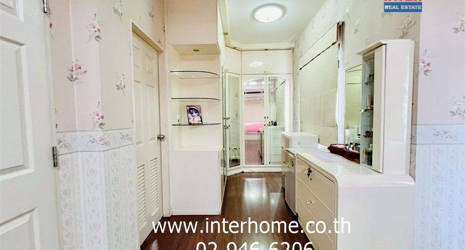 For sale 3 ベッドルーム house in Khan Na Yao, Bangkok