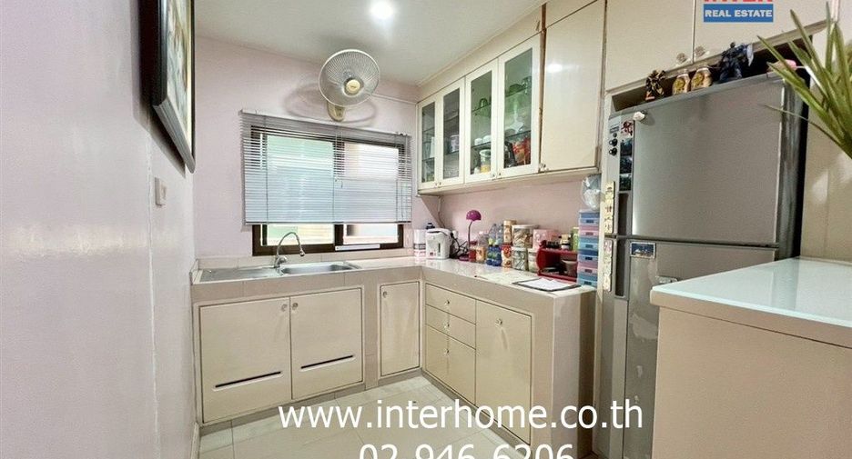 For sale 3 ベッドルーム house in Khan Na Yao, Bangkok