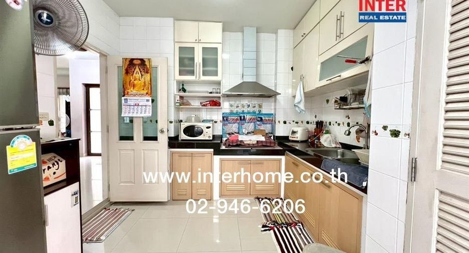 For sale 3 ベッドルーム house in Khan Na Yao, Bangkok