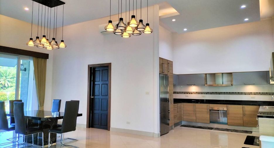 For rent 3 bedrooms villa in Bang Lamung, Chonburi