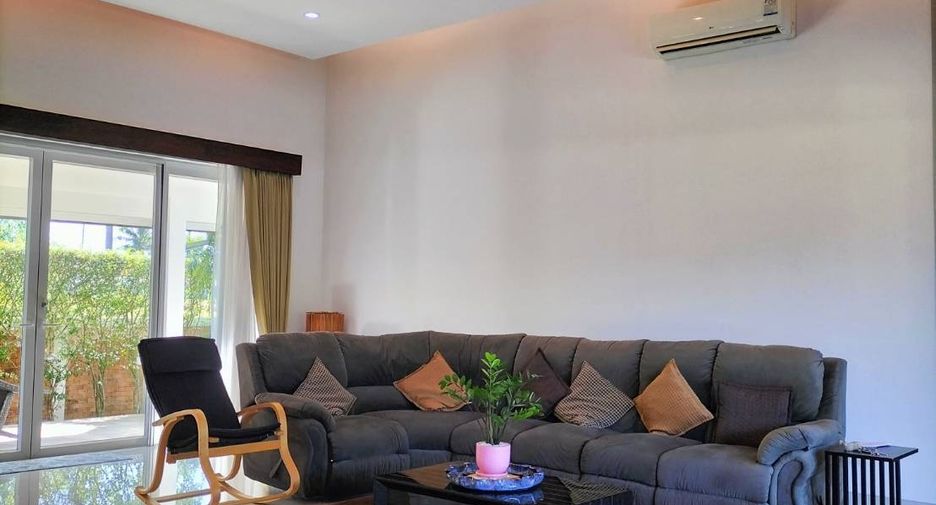 For rent 3 bedrooms villa in Bang Lamung, Chonburi