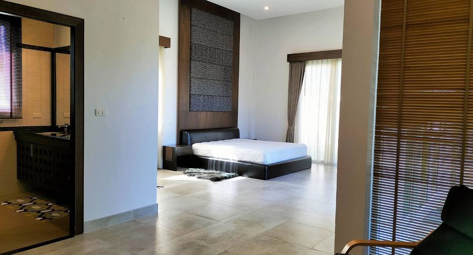 For rent 3 bedrooms villa in Bang Lamung, Chonburi