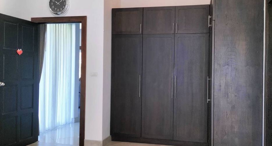 For rent 3 bedrooms villa in Bang Lamung, Chonburi