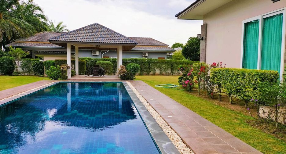For rent 3 bedrooms villa in Bang Lamung, Chonburi