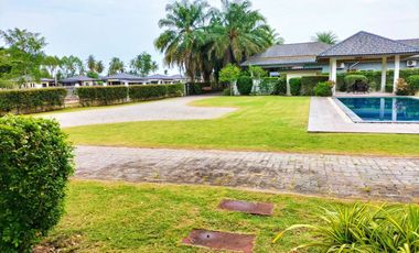 For rent 3 bedrooms villa in Bang Lamung, Chonburi