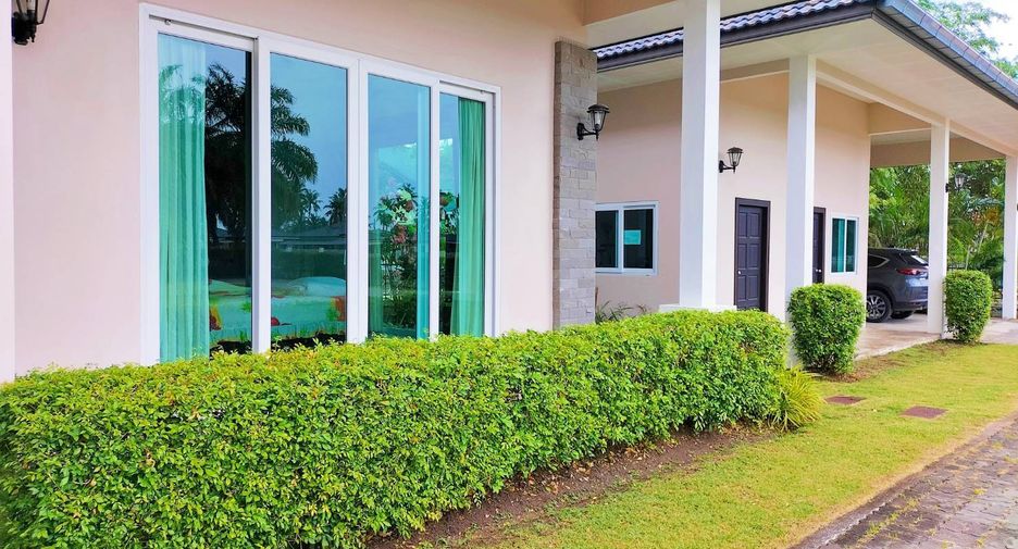 For rent 3 bedrooms villa in Bang Lamung, Chonburi