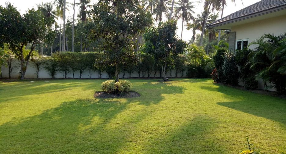 For rent 3 bedrooms villa in Bang Lamung, Chonburi