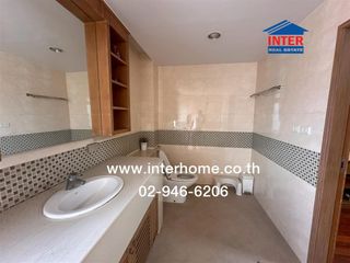 For sale 3 bedrooms retail Space in Bang Khun Thian, Bangkok