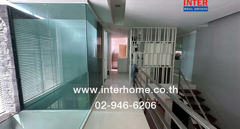 Local comercial en venta de 3 habitaciones en Bang Khun Thian, Bangkok
