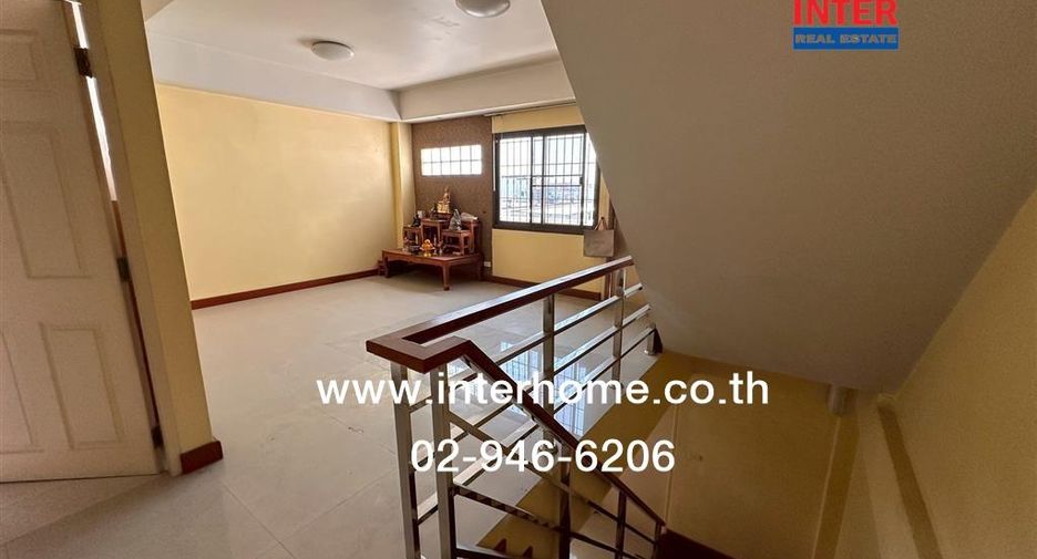 Local comercial en venta de 3 habitaciones en Bang Khun Thian, Bangkok