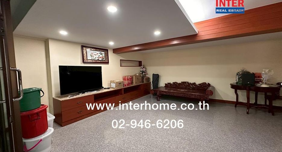 Local comercial en venta de 3 habitaciones en Bang Khun Thian, Bangkok
