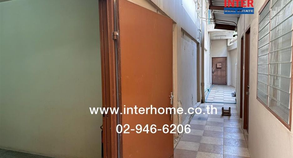 Local comercial en venta de 3 habitaciones en Bang Khun Thian, Bangkok