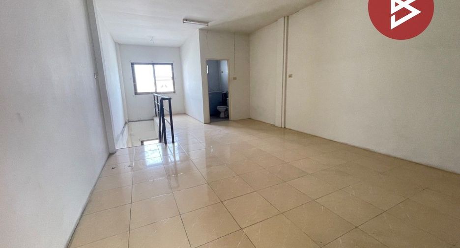 For sale 3 ベッドルーム retail Space in Si Racha, Chonburi