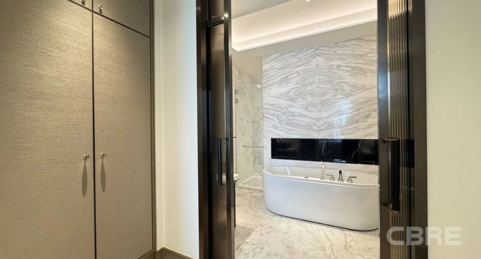 For sale 2 ベッドルーム condo in Khlong San, Bangkok