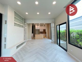 Casa en venta de 4 habitaciones en Prawet, Bangkok