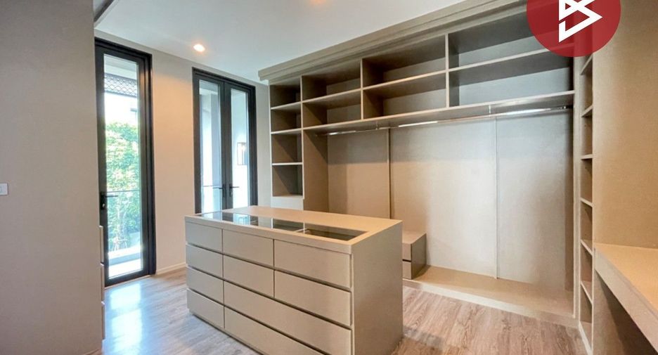 For sale 4 bedrooms house in Prawet, Bangkok