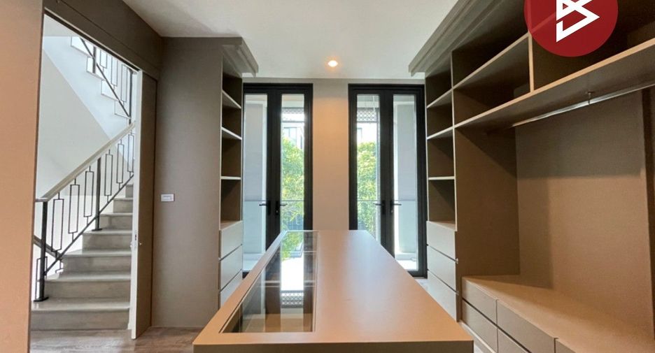 For sale 4 bedrooms house in Prawet, Bangkok
