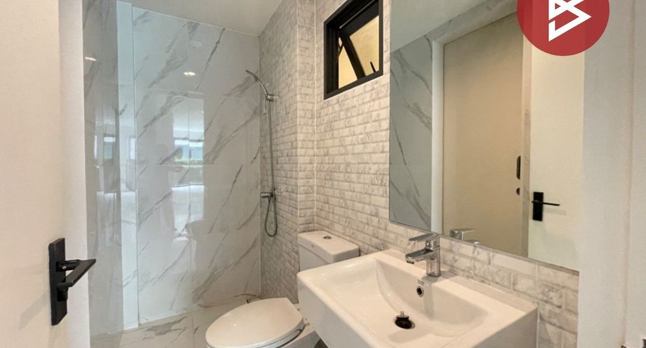 For sale 4 bedrooms house in Prawet, Bangkok