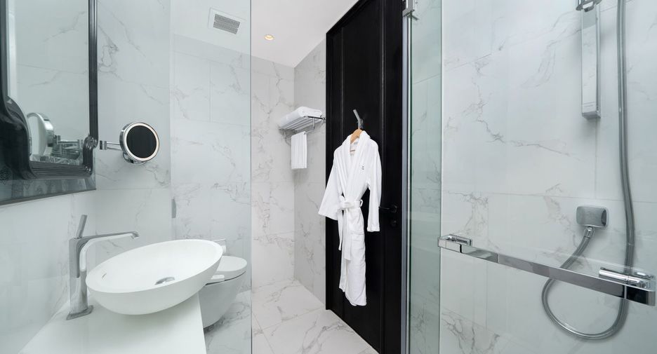Apartamento con servicios en alquiler de 2 habitaciones en Khlong Toei, Bangkok