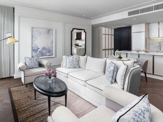 For rent 2 bedrooms serviced apartment in Khlong Toei, Bangkok
