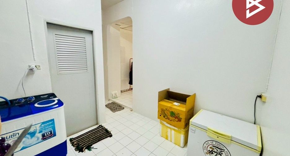 For sale 2 bedrooms townhouse in Si Racha, Chonburi