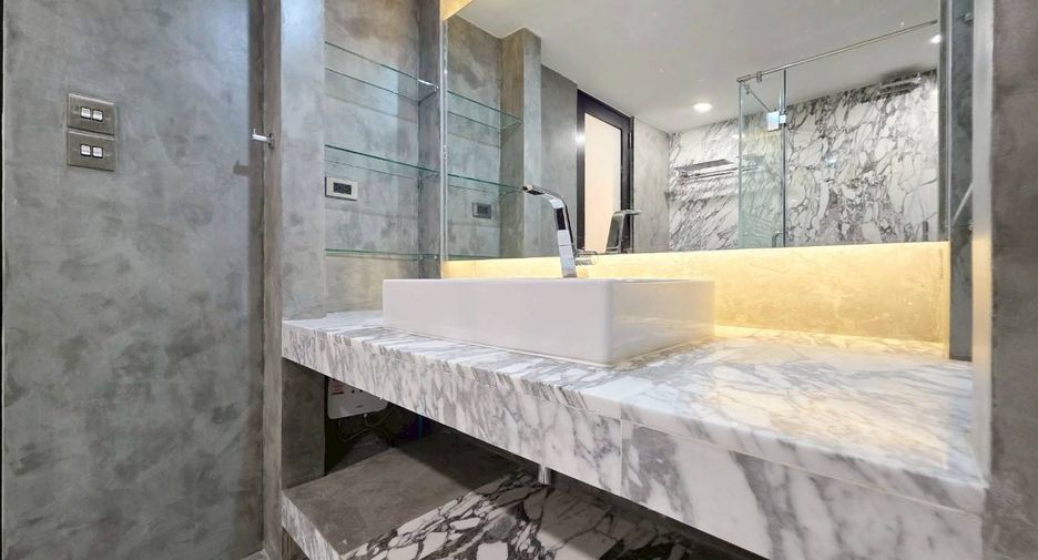 Condo en alquiler de 1 habitaciones en Sathon, Bangkok