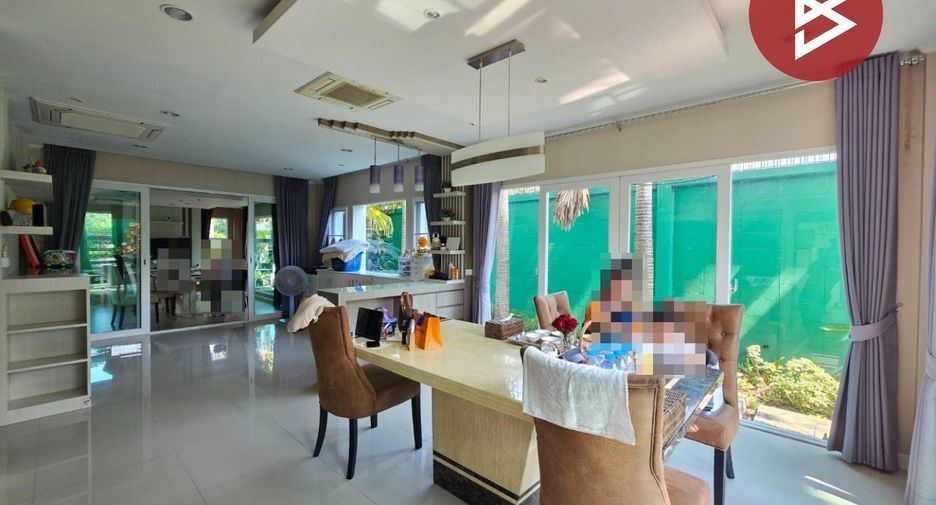 For sale 4 bedrooms house in Mueang Chon Buri, Chonburi