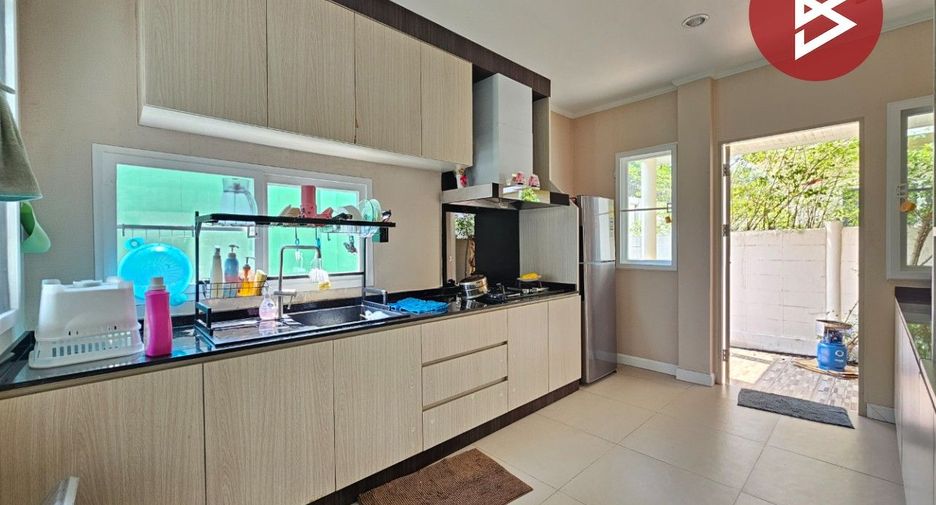 For sale 4 bedrooms house in Mueang Chon Buri, Chonburi