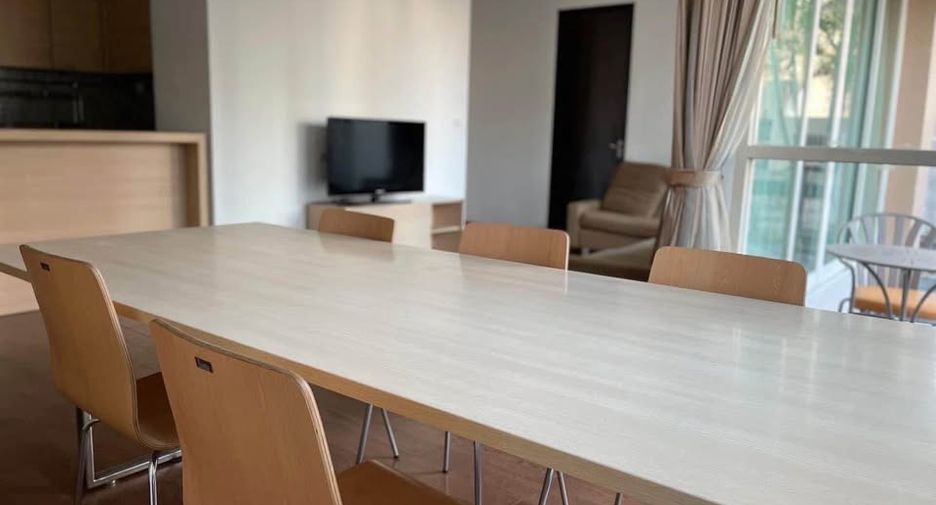 For rent 3 bedrooms condo in Pathum Wan, Bangkok