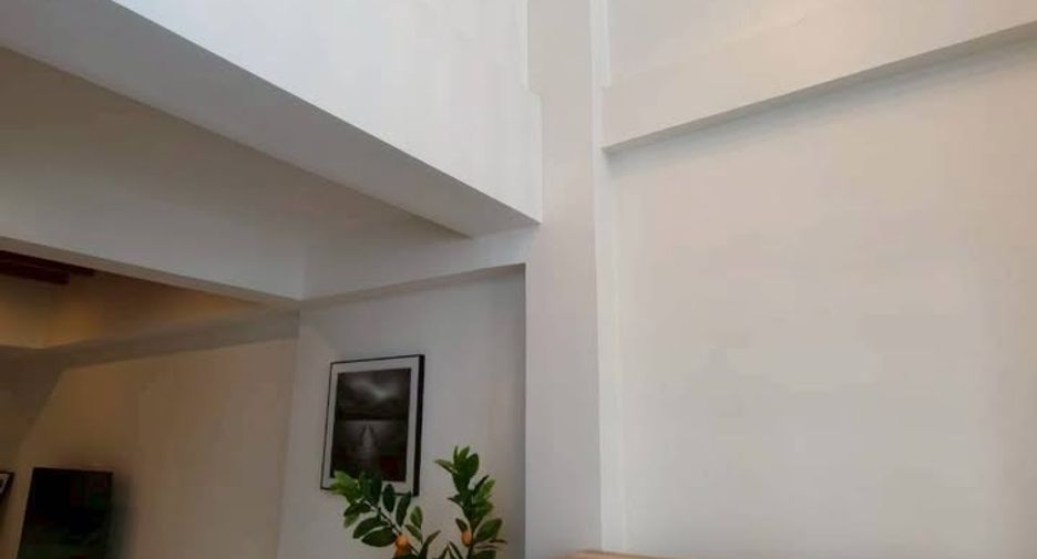 For sale 2 bedrooms townhouse in Khlong Toei, Bangkok