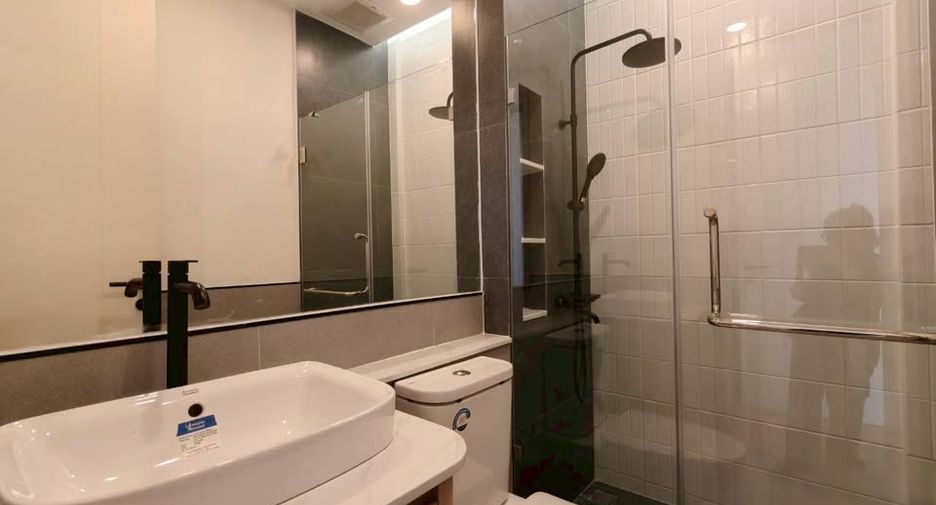 For sale 2 bedrooms townhouse in Khlong Toei, Bangkok