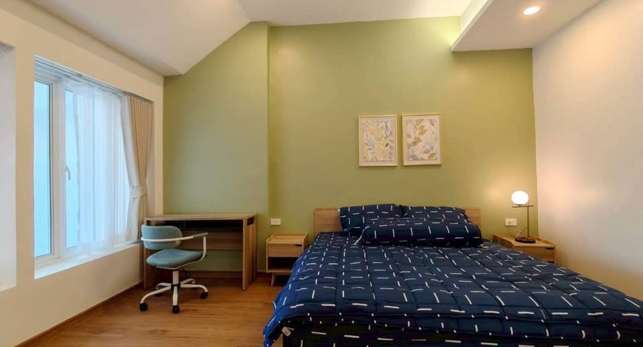For sale 2 bedrooms townhouse in Khlong Toei, Bangkok