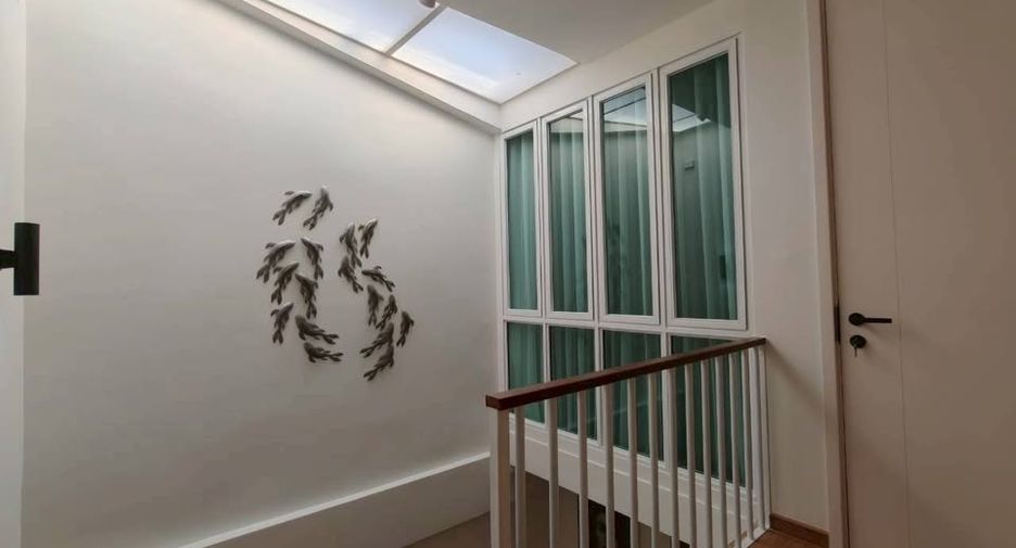 For sale 2 bedrooms townhouse in Khlong Toei, Bangkok