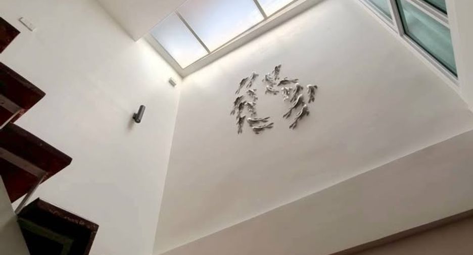 For sale 2 bedrooms townhouse in Khlong Toei, Bangkok