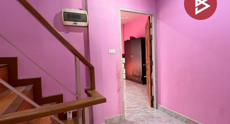 Продажа 3 спальни таунхаус в Krathum Baen, Самутсакхон