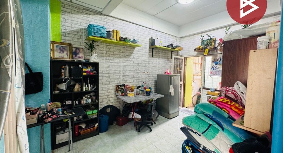 For sale 2 bedrooms townhouse in Mueang Samut Prakan, Samut Prakan