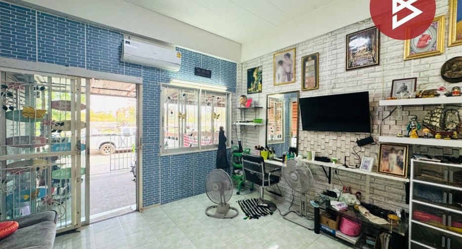 For sale 2 bedrooms townhouse in Mueang Samut Prakan, Samut Prakan