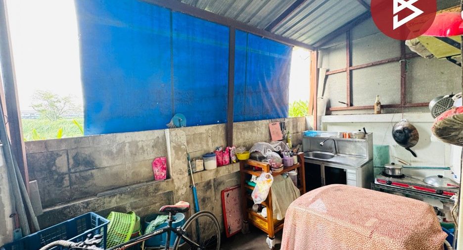 For sale 2 bedrooms townhouse in Mueang Samut Prakan, Samut Prakan
