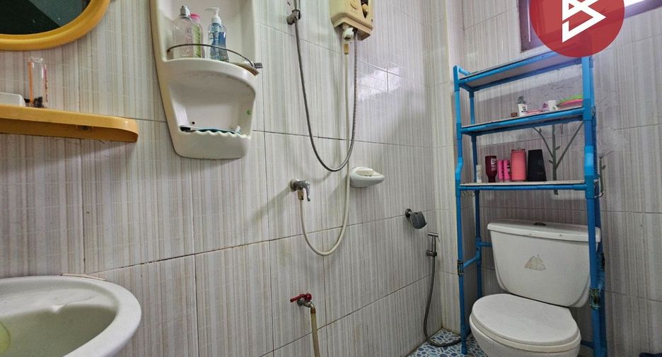 For sale 3 bedrooms retail Space in Phra Pradaeng, Samut Prakan