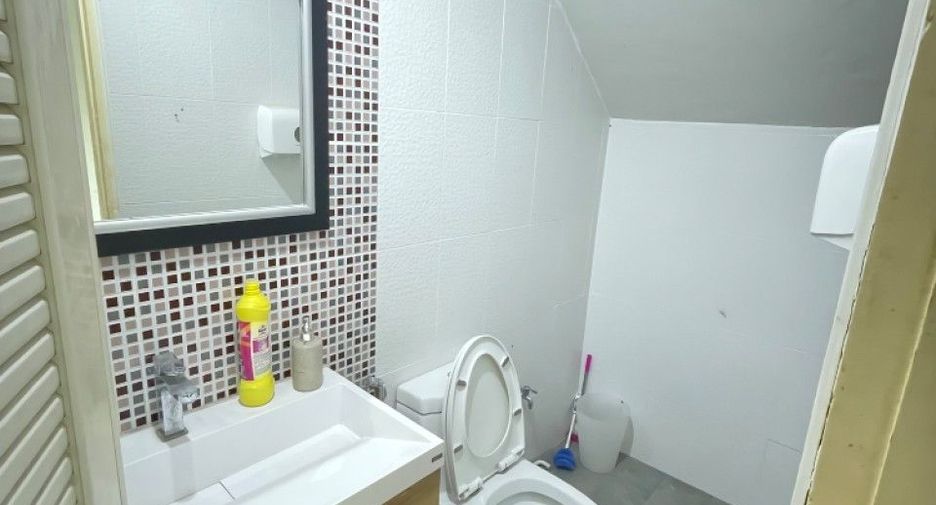 For sale 3 bedrooms retail Space in Mueang Chon Buri, Chonburi