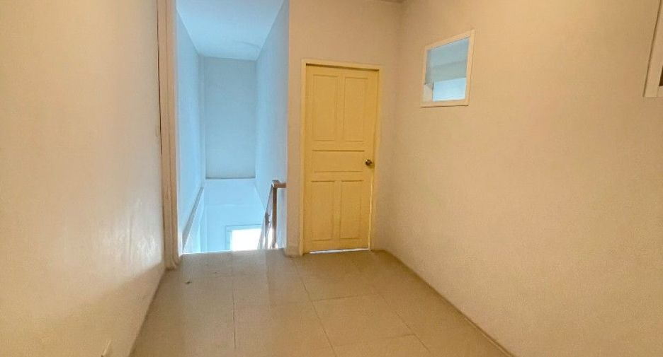 For sale 3 bedrooms retail Space in Mueang Chon Buri, Chonburi