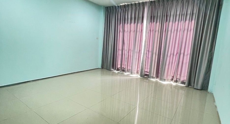 For sale 3 bedrooms retail Space in Mueang Chon Buri, Chonburi